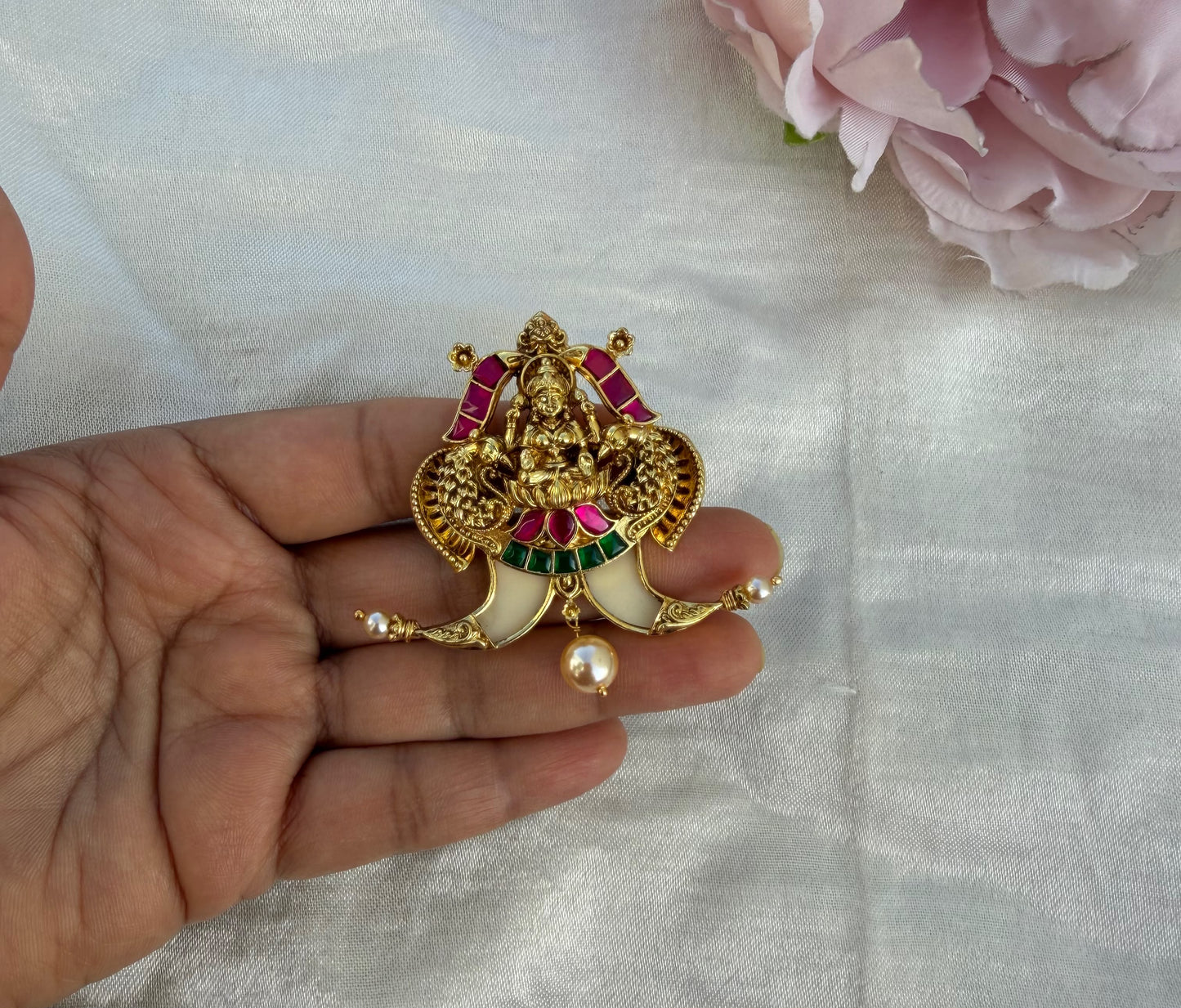 Lakshmi real kundan elephant puligore