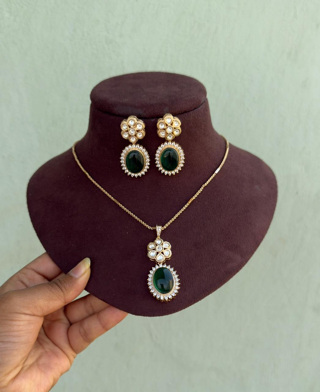 Polki kundan stylish flower locket with earrings and chain