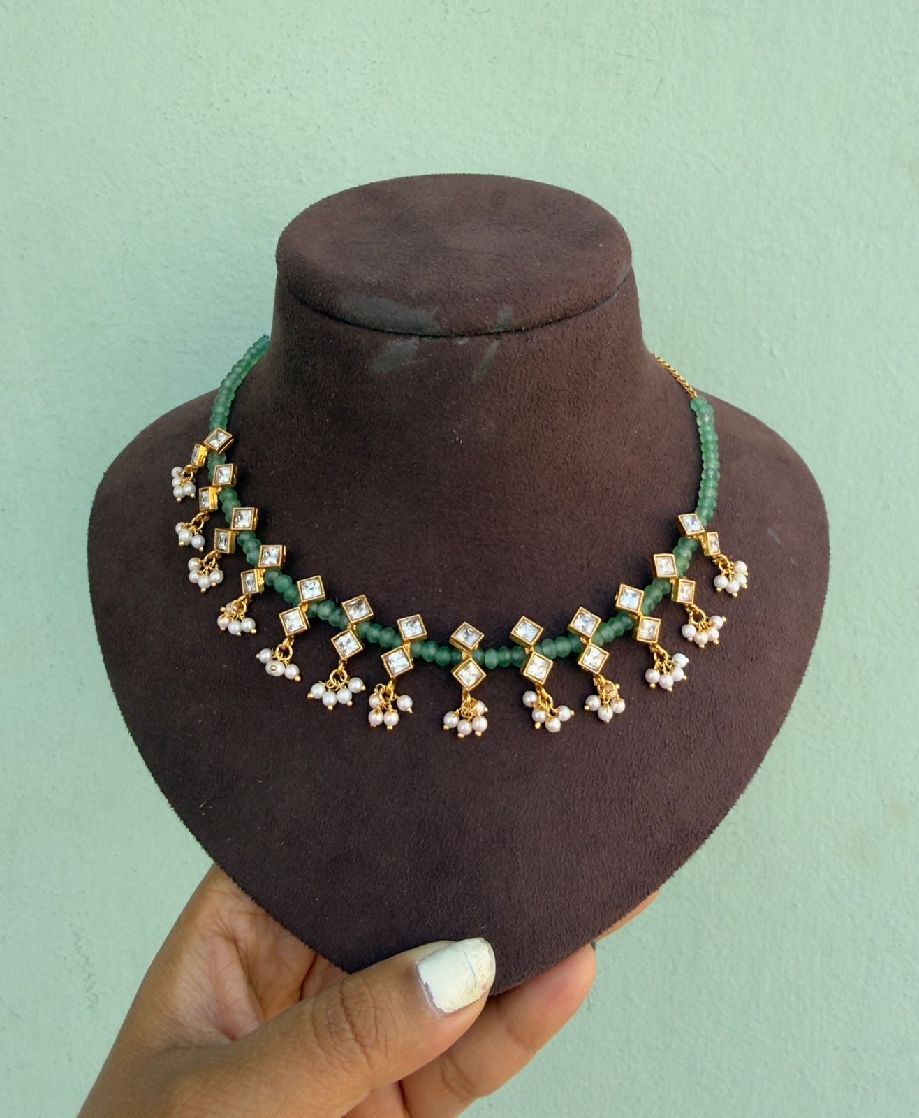 Green square uncut diamond thread necklace