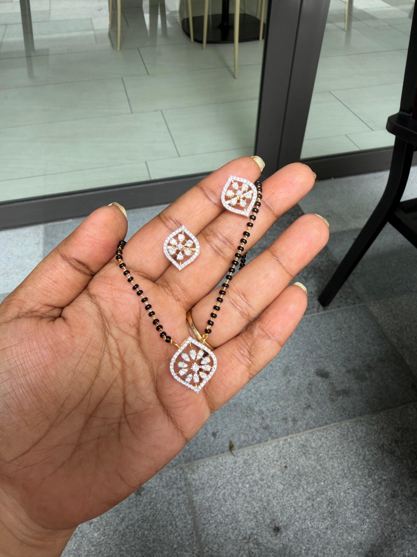 Square new diamond black beads necklace