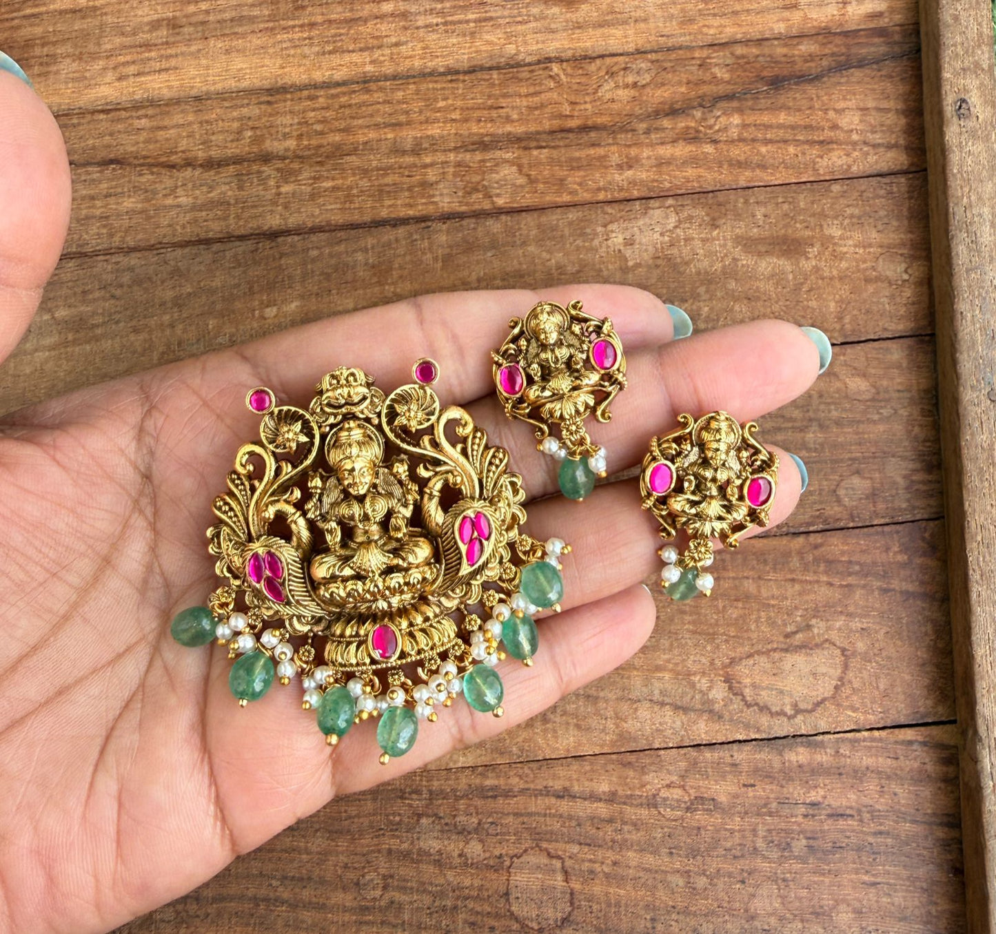 Real kundan lakshmi locket combo 5 hasli kante