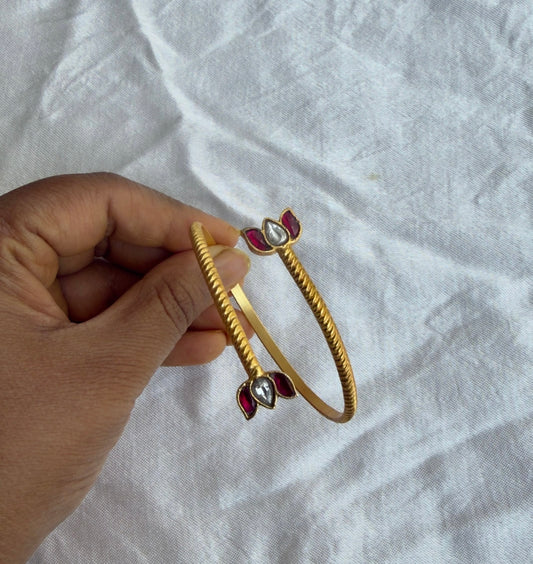 Lotus real kundan adjustable kada/bracelet