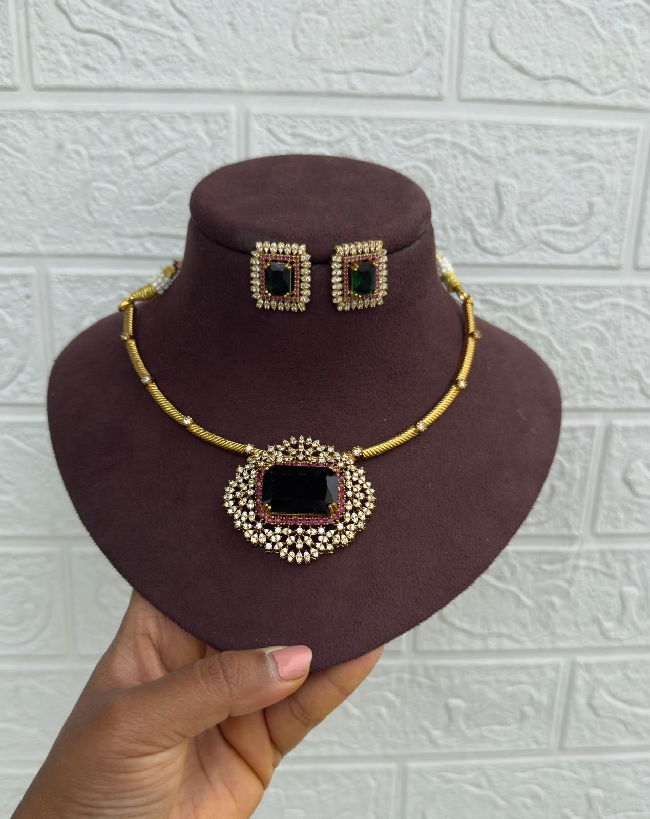 Cz stones kante necklace with earrings