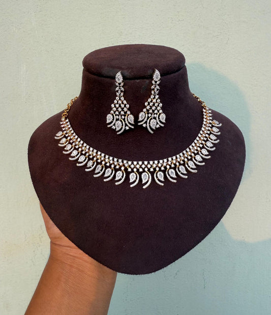 Full of leaf diamond finish hanging earrings necklace