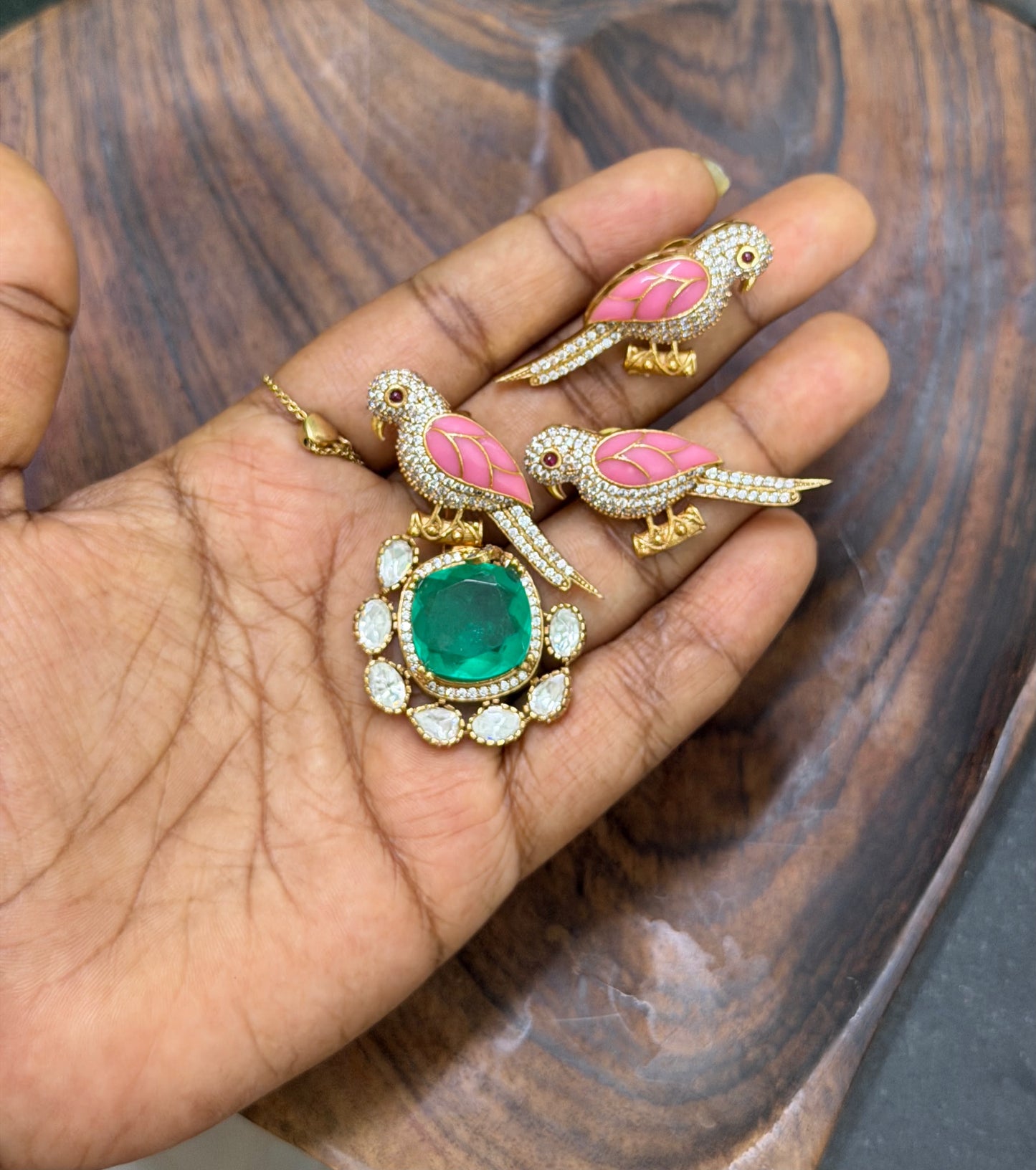 Moissanite doublet stone parrot real kundan locket with studs