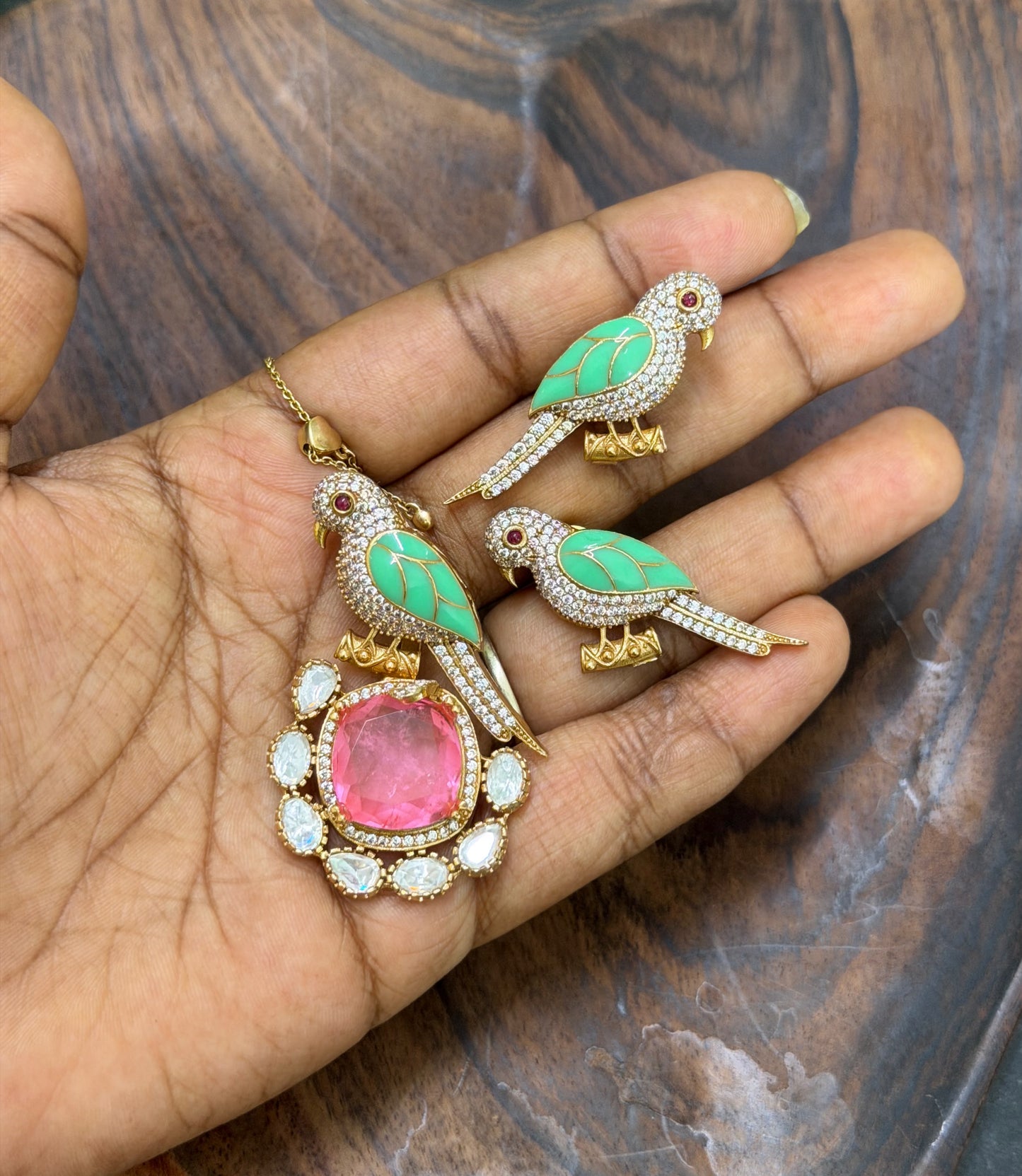 Moissanite doublet stone parrot real kundan locket with studs