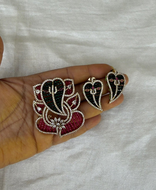 Designer beaded leaf Ganesh locket with earrings