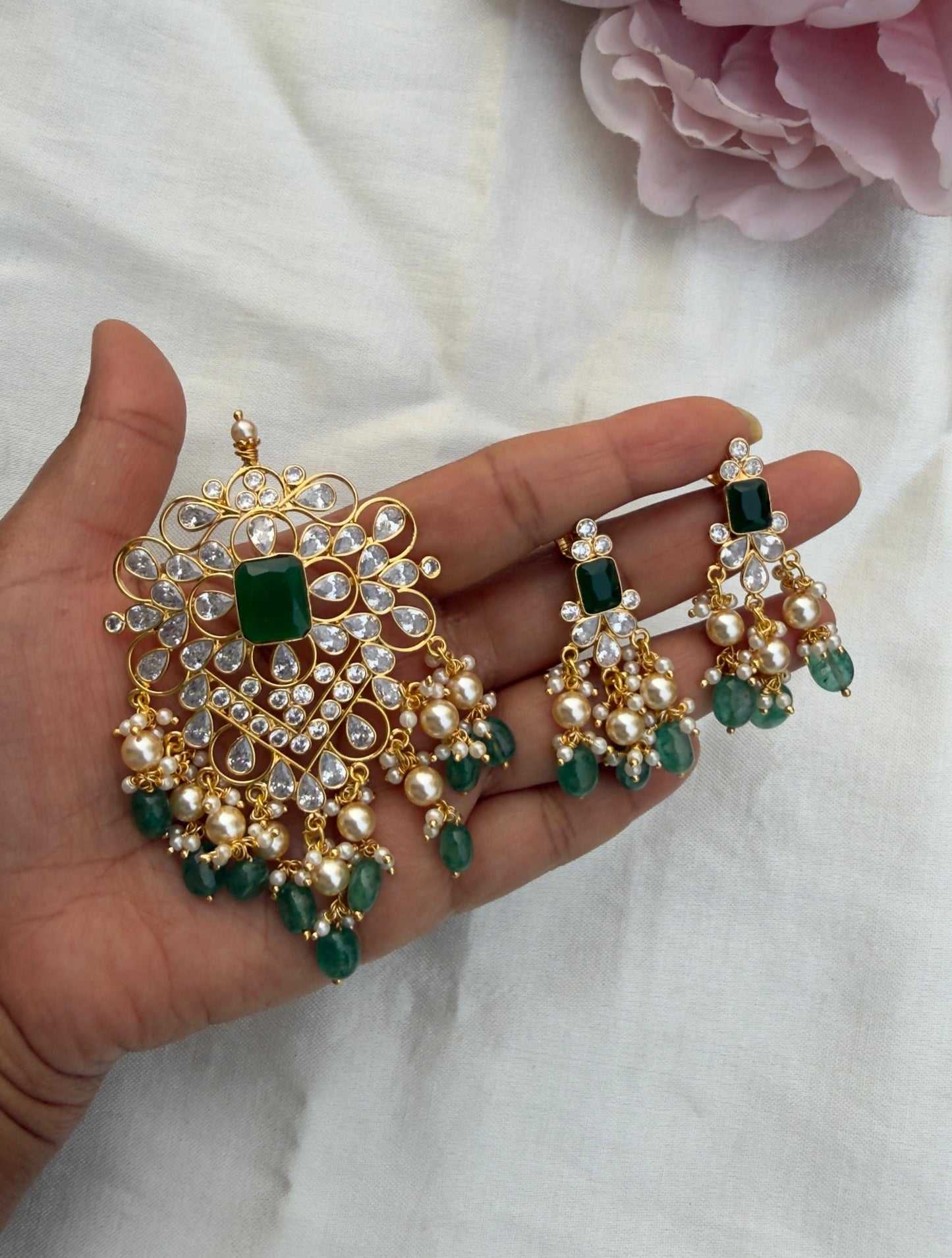 Uncut diamond two layered pearl locket with earrings design6