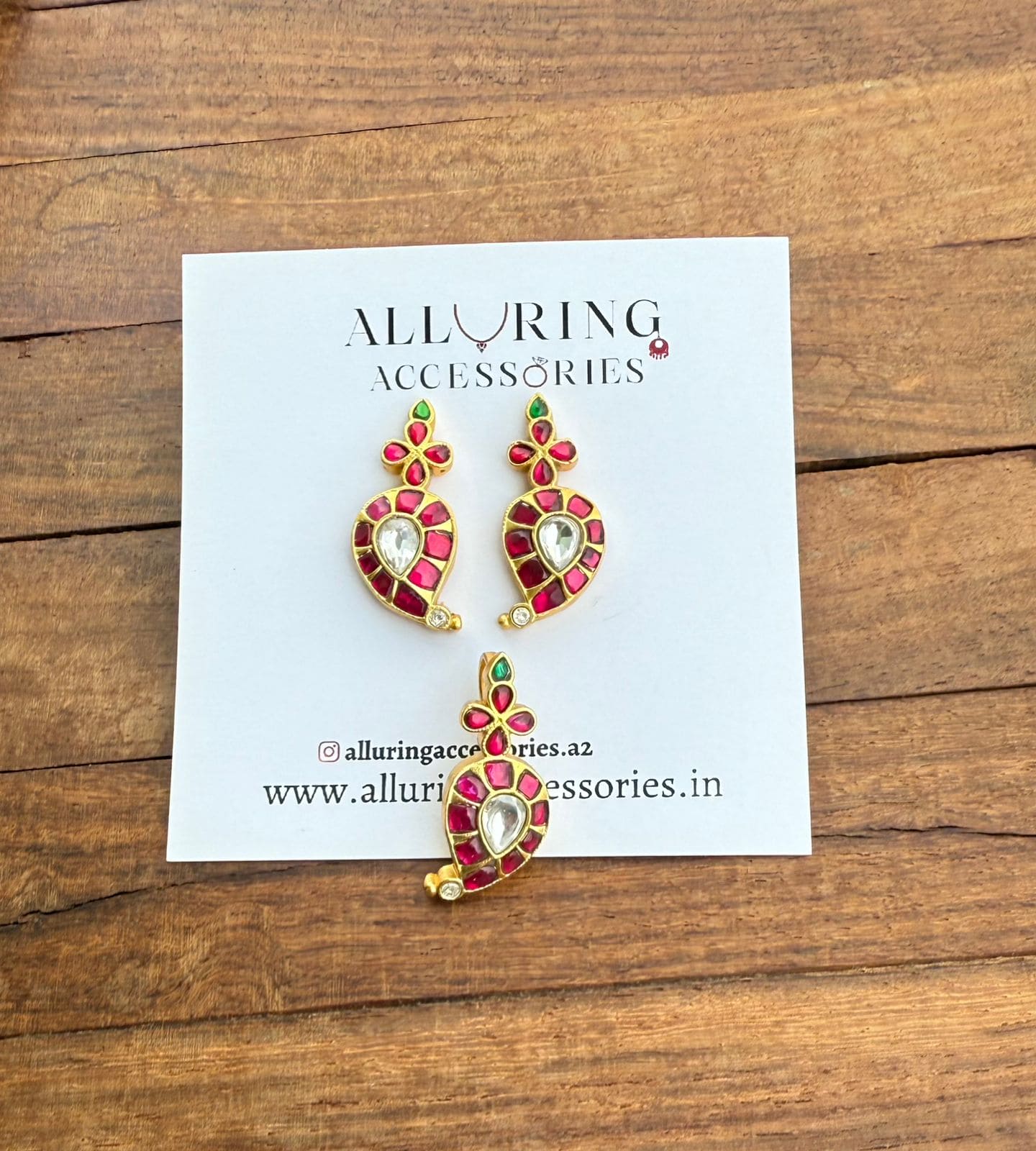 Mango real kundan locket in different ways