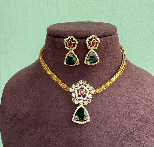 Affordable nano style green emerald necklace