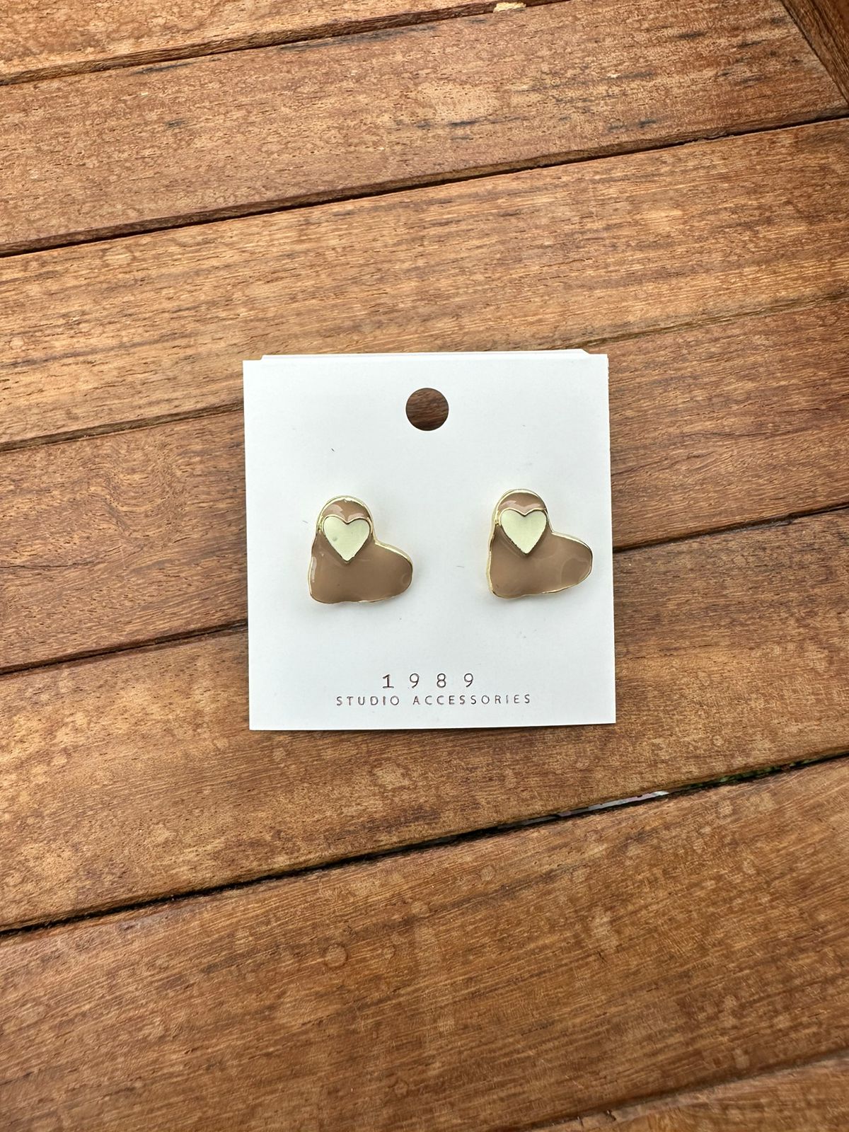 Two coloured heart studs