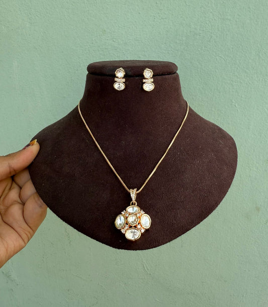 Classy Five Kundan pendant set with earrings