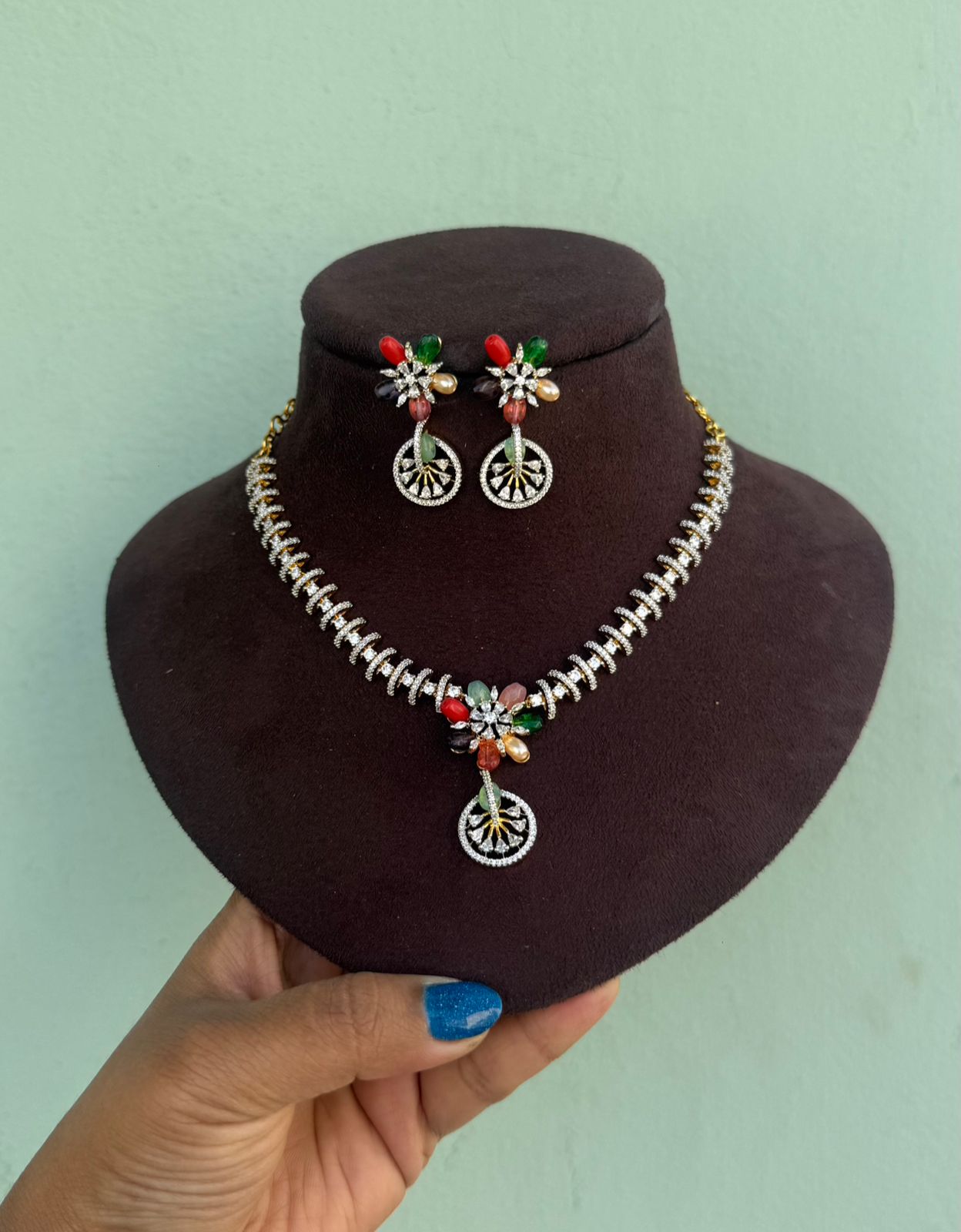 multicoloured flower diamond look alike Neckset