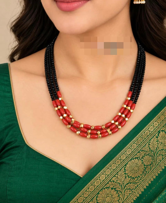 Three line coral black beads necklace