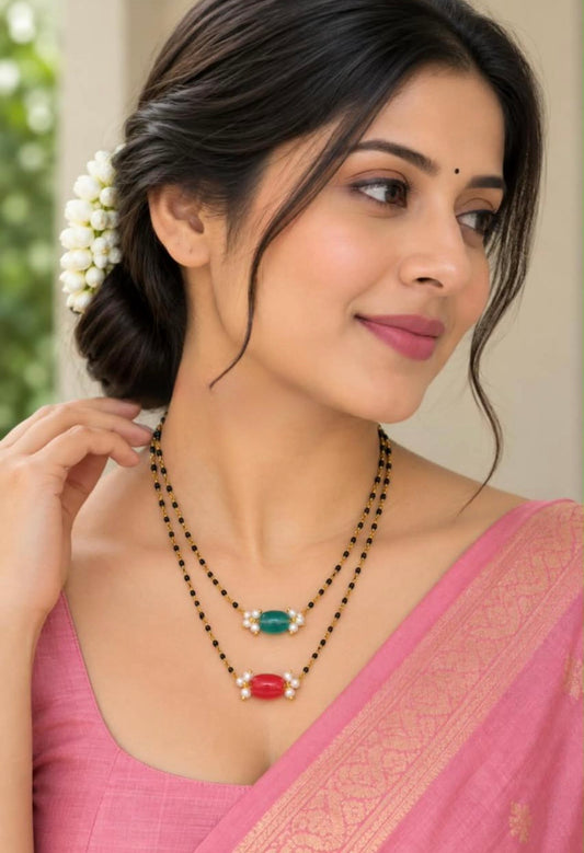 Two layered pearl two coloured black beads necklace