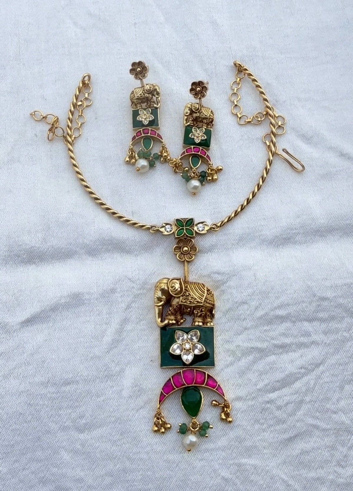 Moon real kundan elaphant kante or hasli with earrings