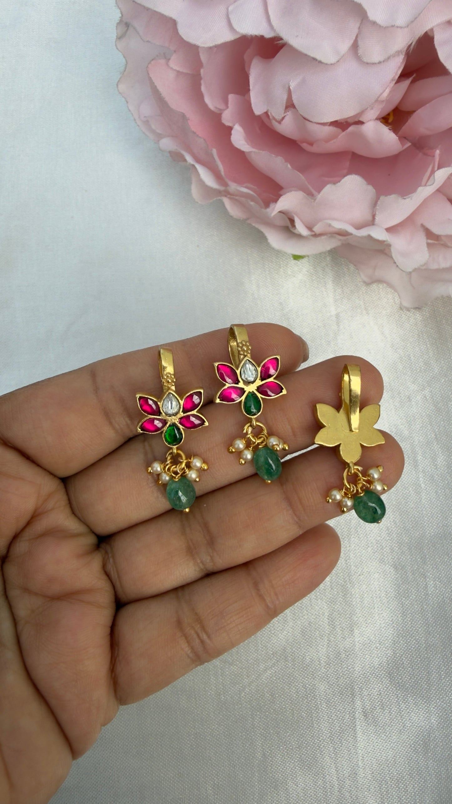 Cute affordable Lotus real kundan bugadi