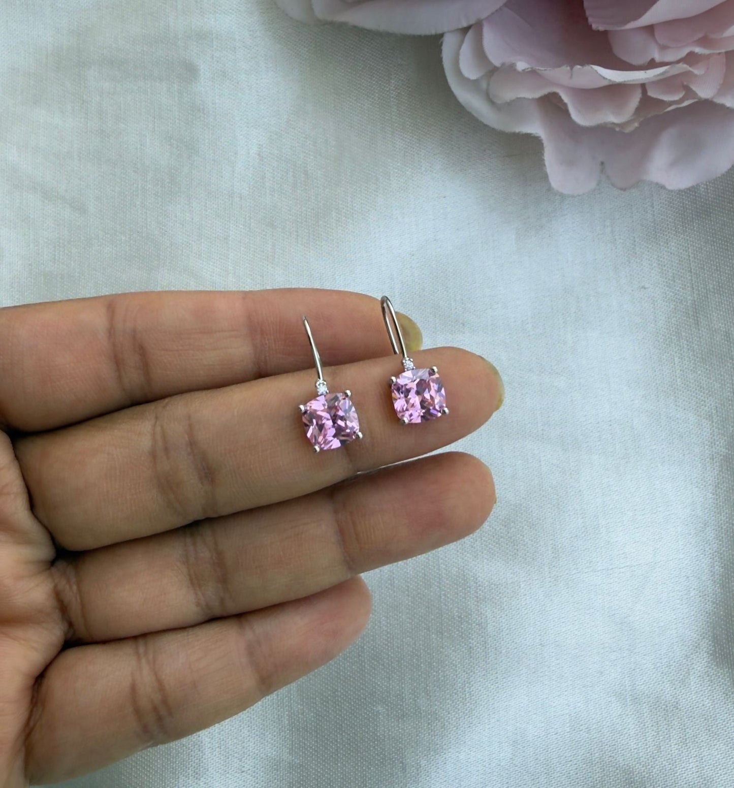 Diamond cut square round colourful dailywear hooks