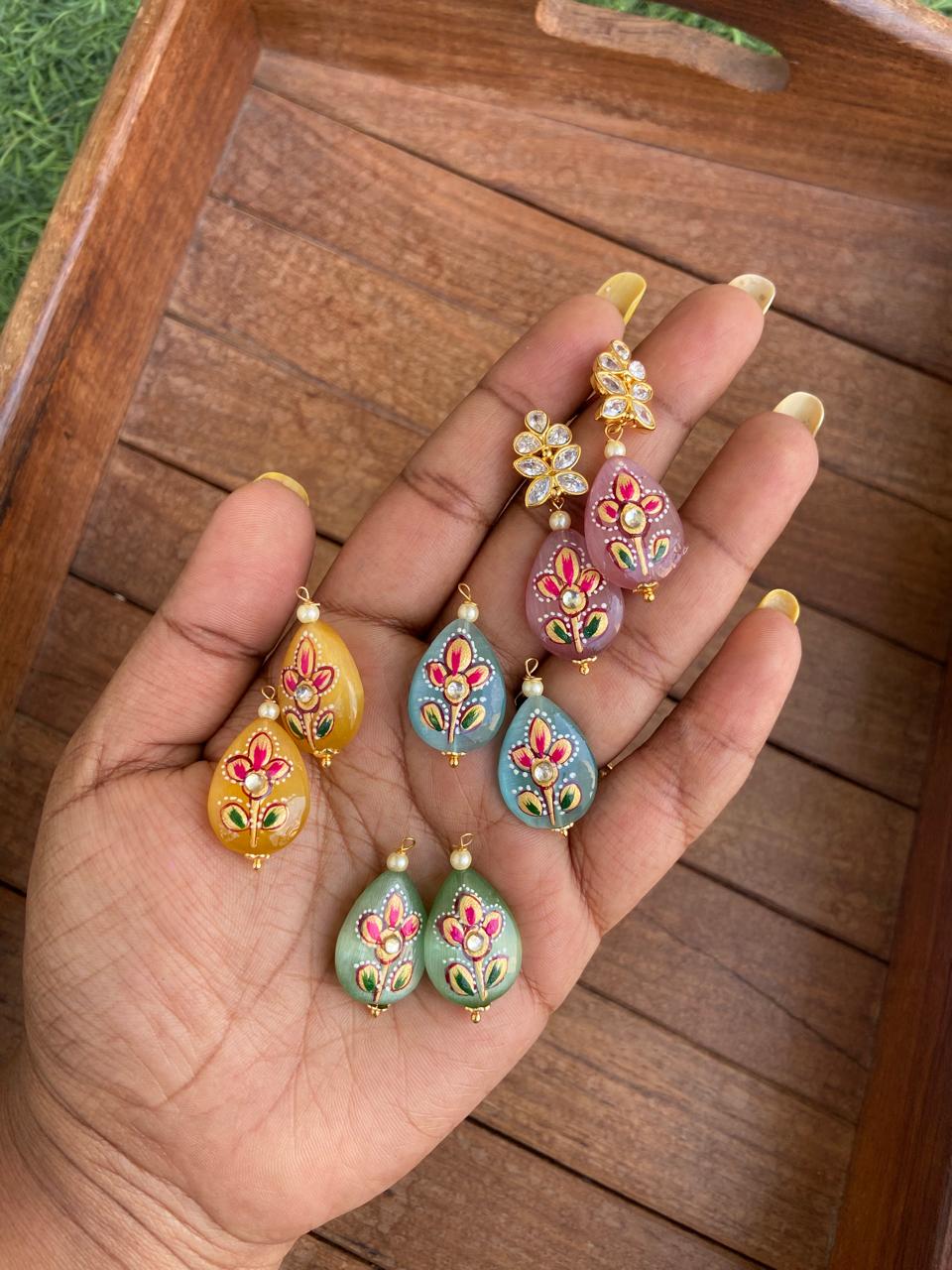 Changeable enamel print hanging earrings - Alluring Accessories