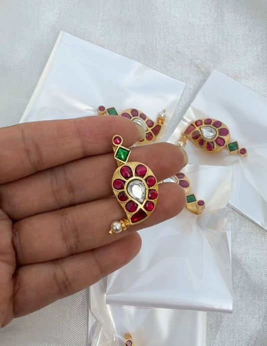 Real kundan mango locket with different haslis