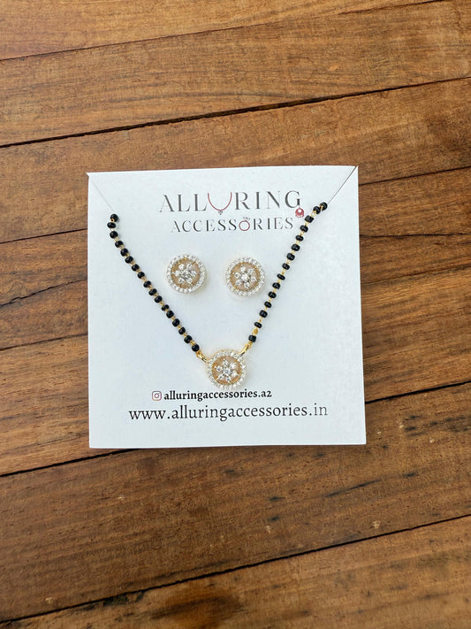 Round flower diamond black beads necklace