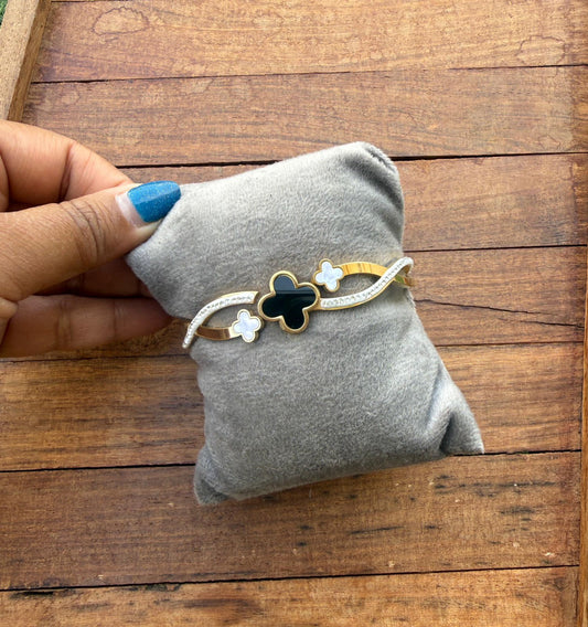 Stainless steel black white clover bracelet