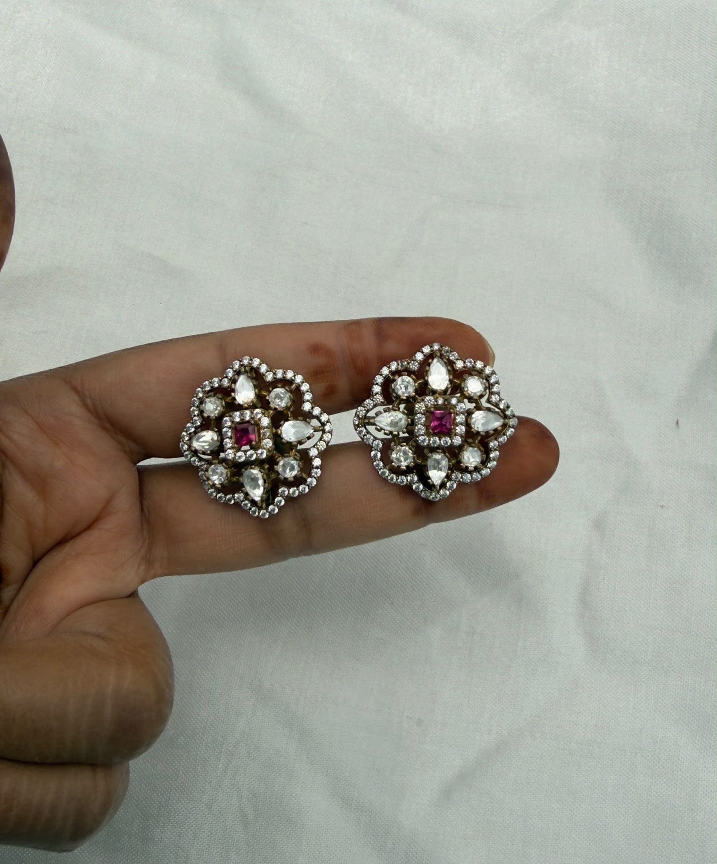 Dailywear victorian ruby green floral studs/earrings