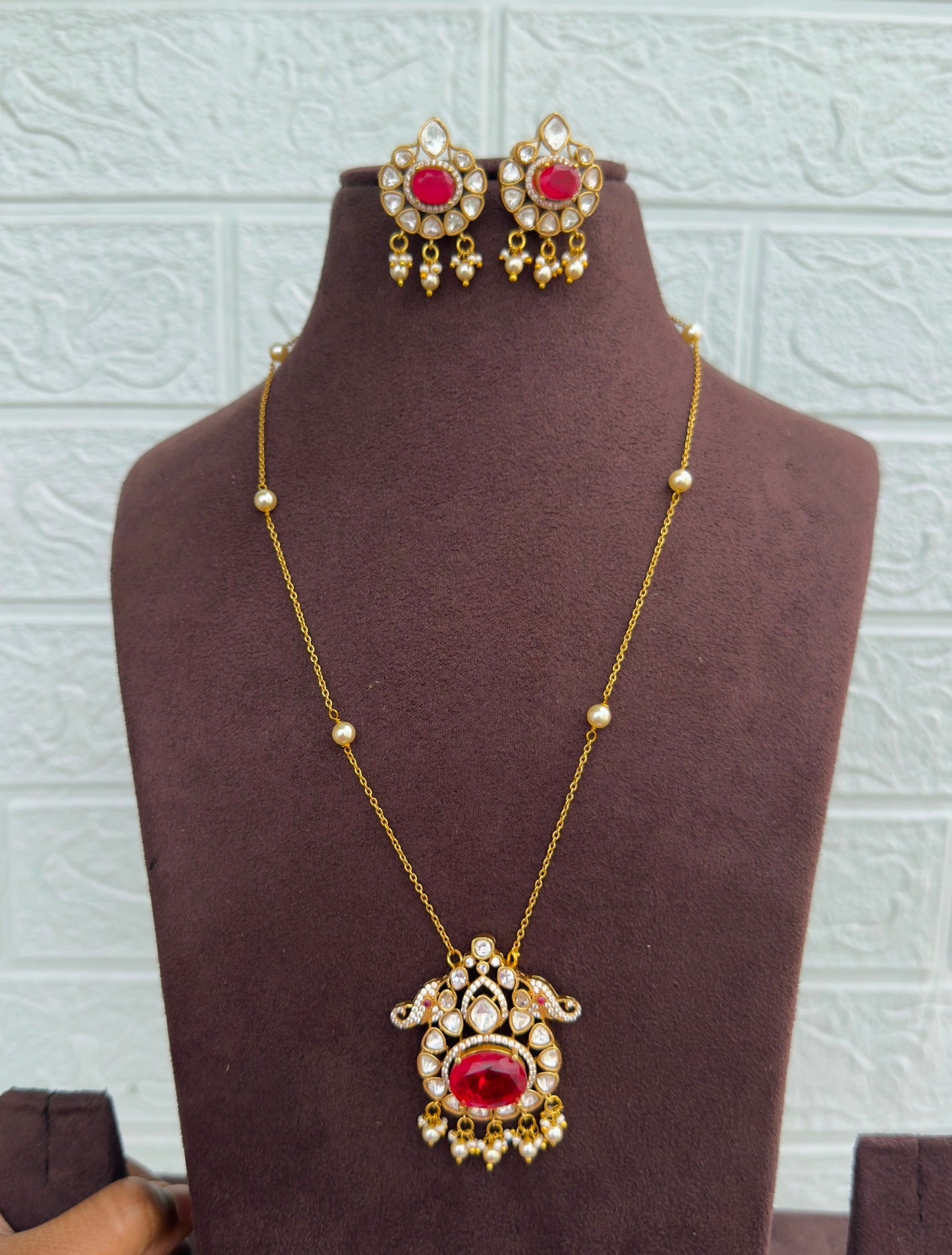 Dual elephant moissanite doublet stone necklace with earrings