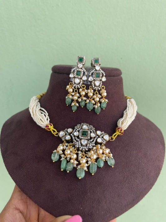 Sale 1999 victorian green choker - Alluring Accessories