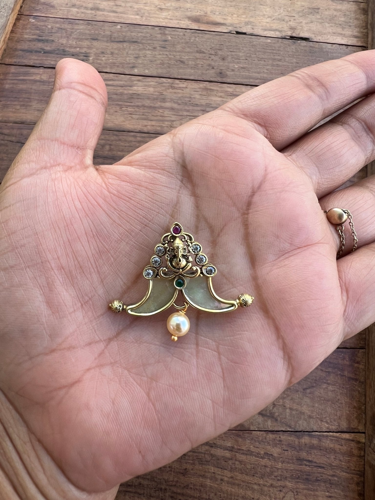 Small pullighore peacock Ganesh lockets - Alluring Accessories