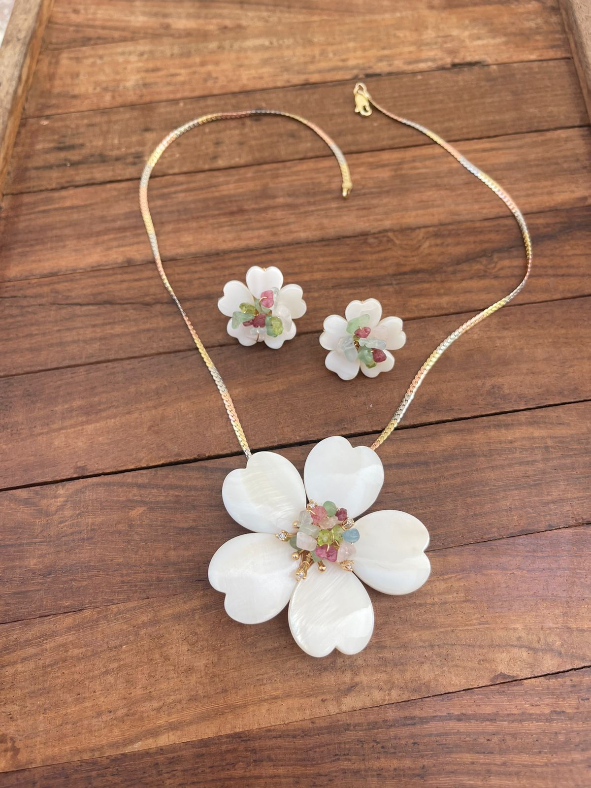 Stylish real mother pearl heart flower necklace with earrings - Alluring Accessories