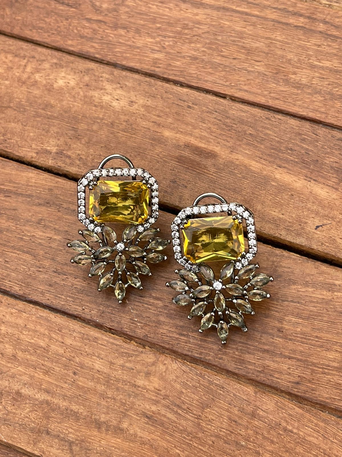 Affordable zircon earrings - Alluring Accessories