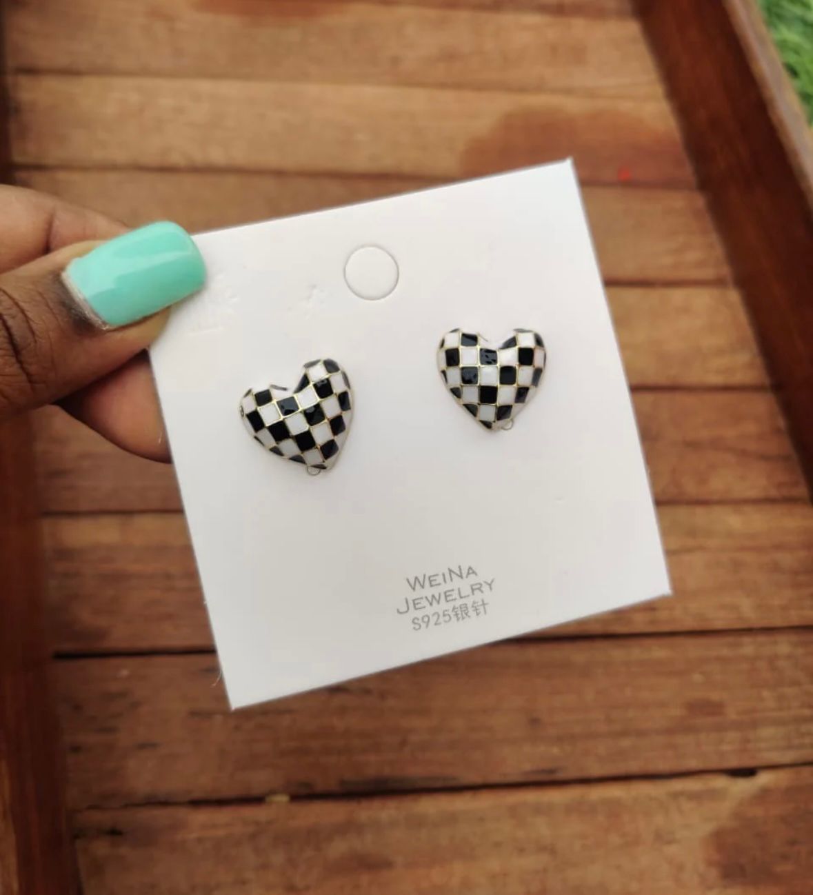 Black white check heart earrings - Alluring Accessories