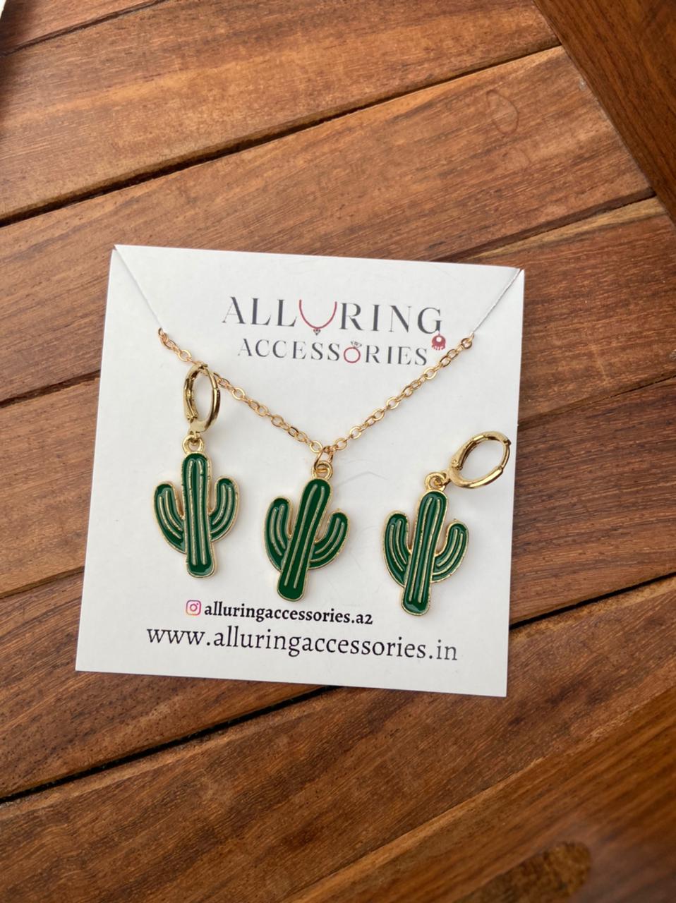 Cactus Neckline with matching earrings - Alluring Accessories