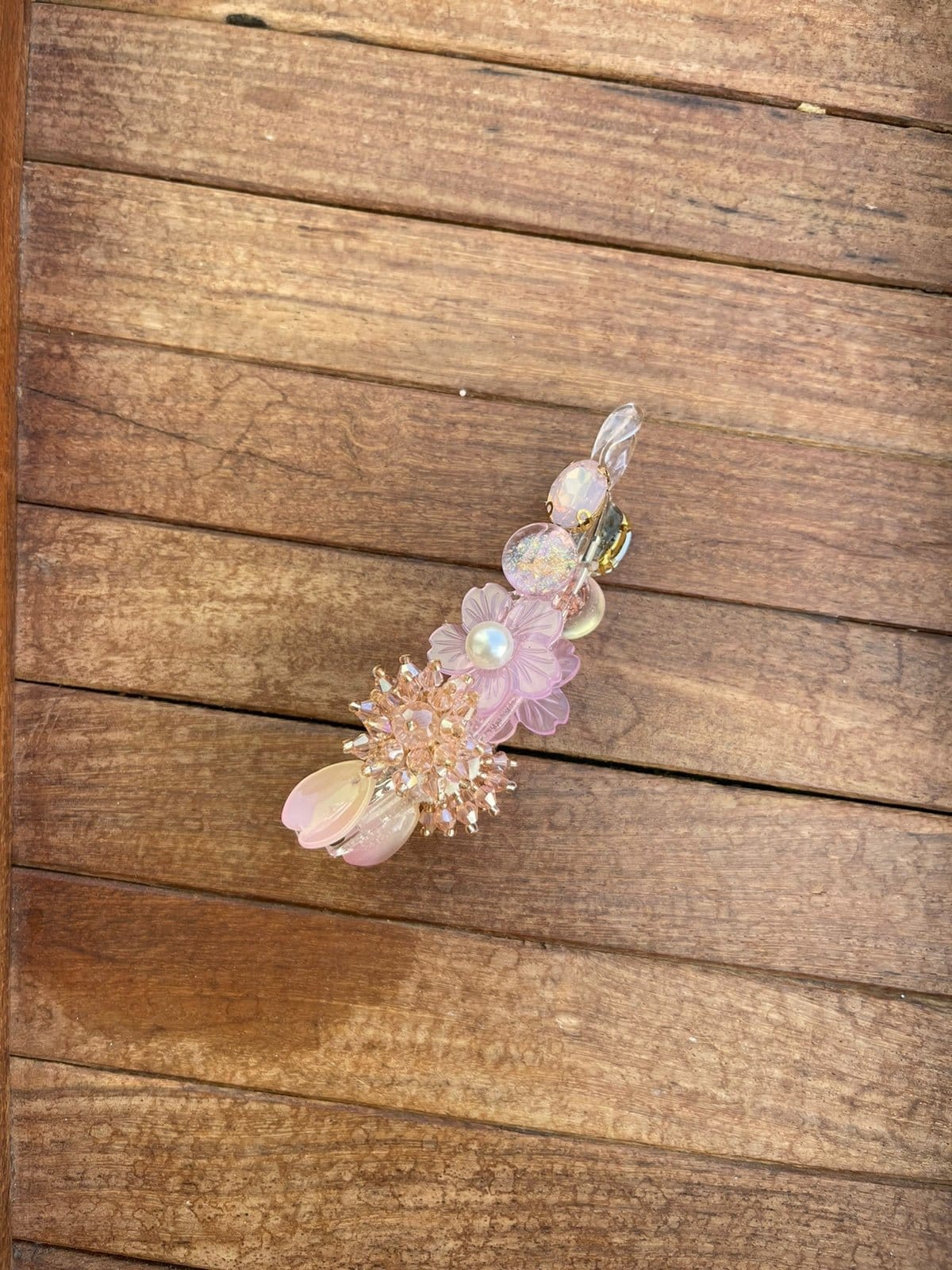 Crystal banana pearl clip design 4 - Alluring Accessories