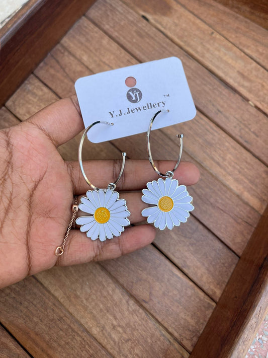Daisy flower hoops - Alluring Accessories
