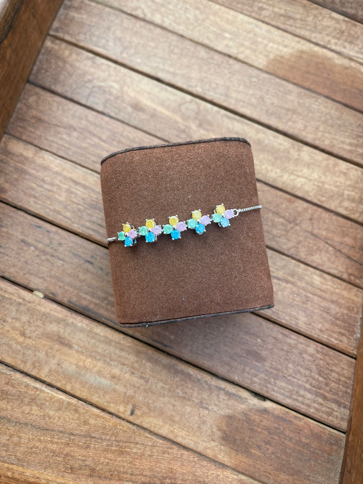 Flower pastel adjustable bracelet - Alluring Accessories