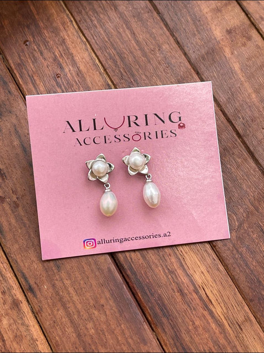 Flower Pearl Earrings - Alluring Accessories