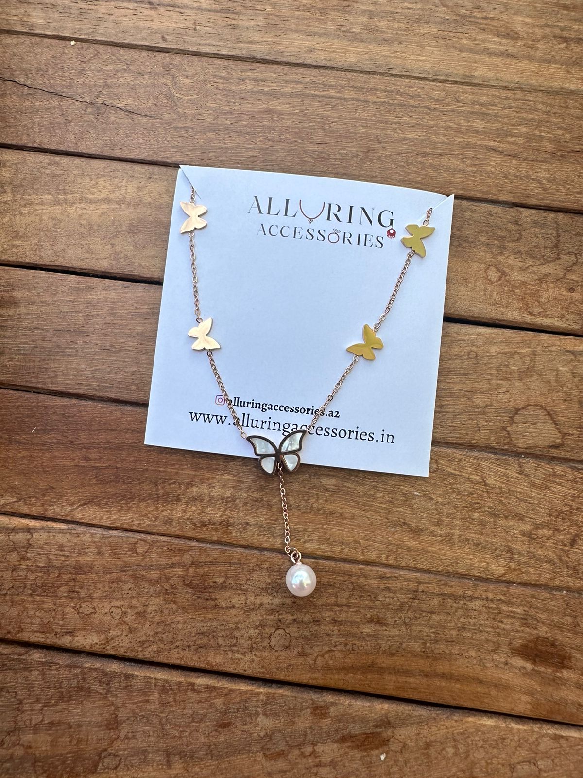 Full of butterfly pearl hanging neckline - Alluring Accessories