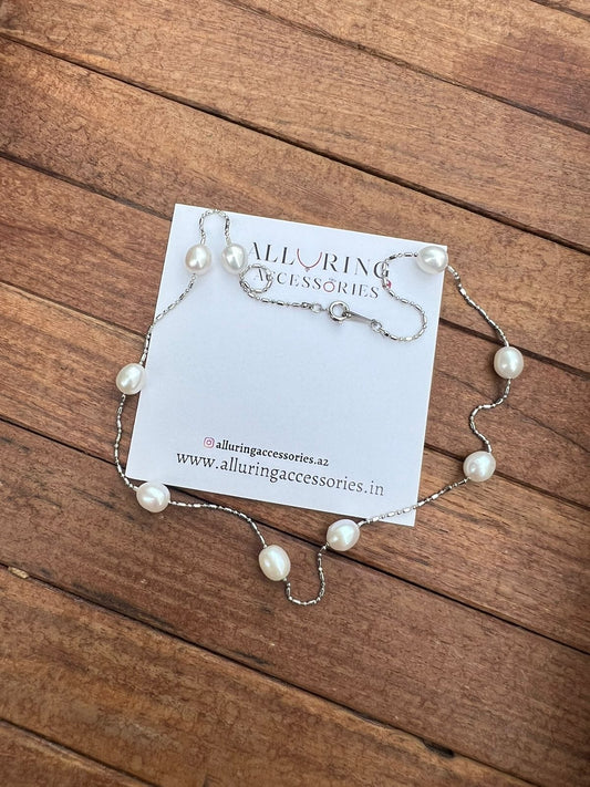 Full of Pearls neckline - Alluring Accessories