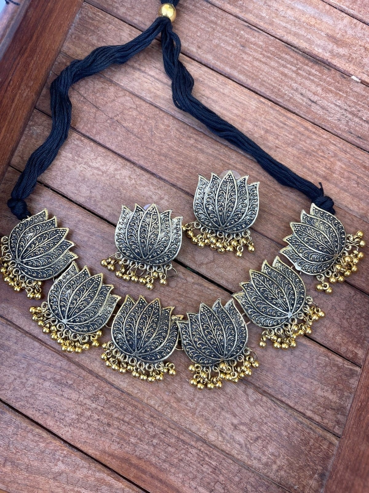 Gold lotus choker - Alluring Accessories