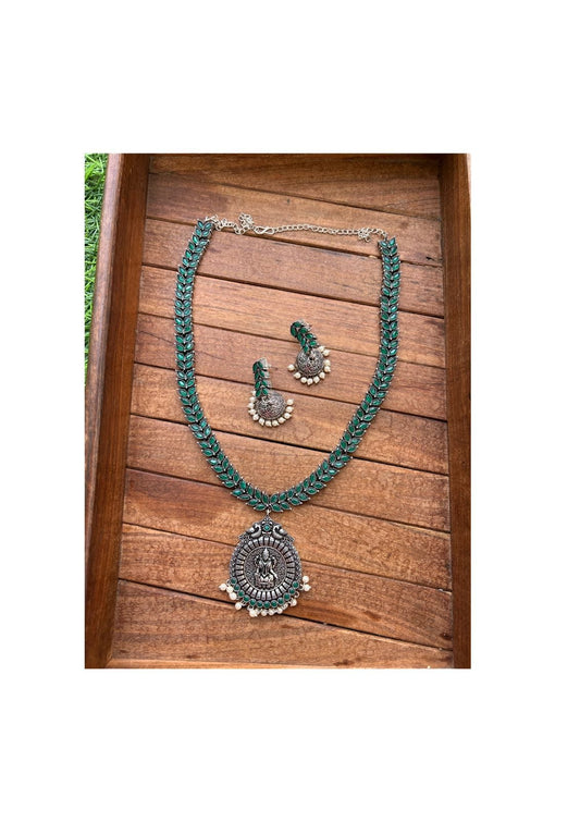 Green long lakshmi necklace - Alluring Accessories