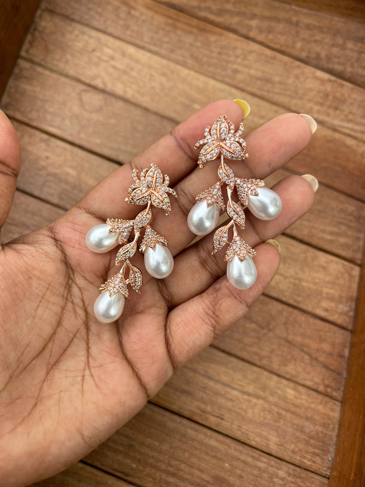 Leaf pearl zircon hanging earrings - Alluring Accessories