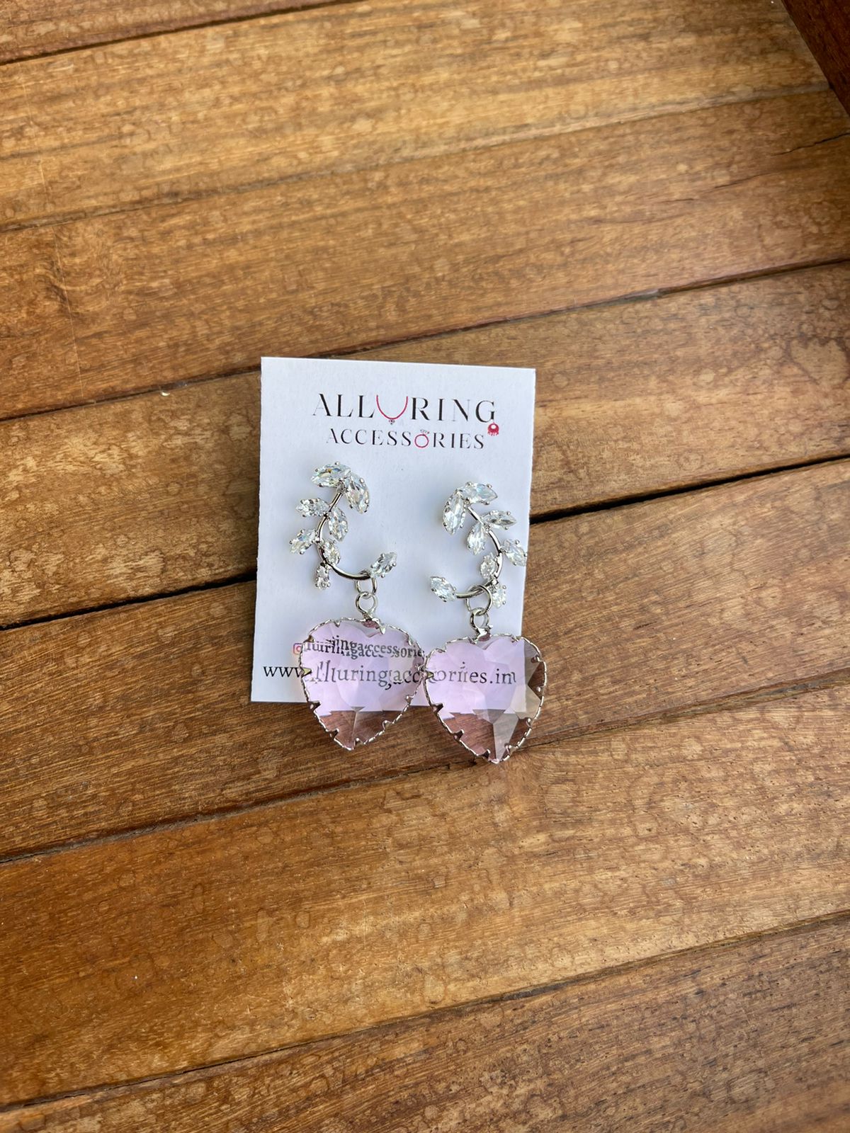 Leaf silver heart hanging earrings - Alluring Accessories