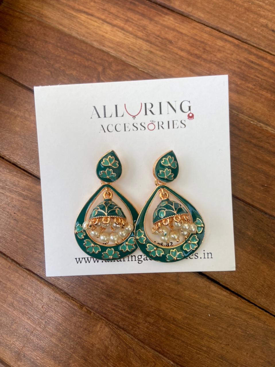 Boucles d’oreilles chandbali jhumka meenakari de taille moyenne