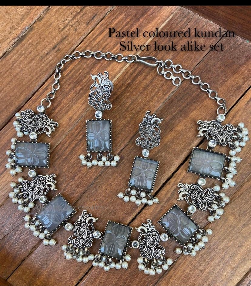 Pastel coloured kundan silver look alike set - Alluring Accessories