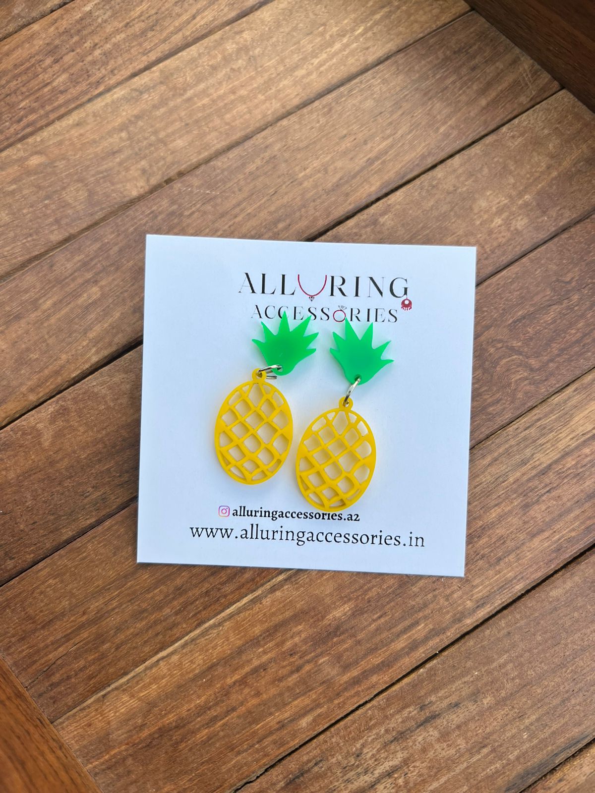 Quirky pineapple small earrings