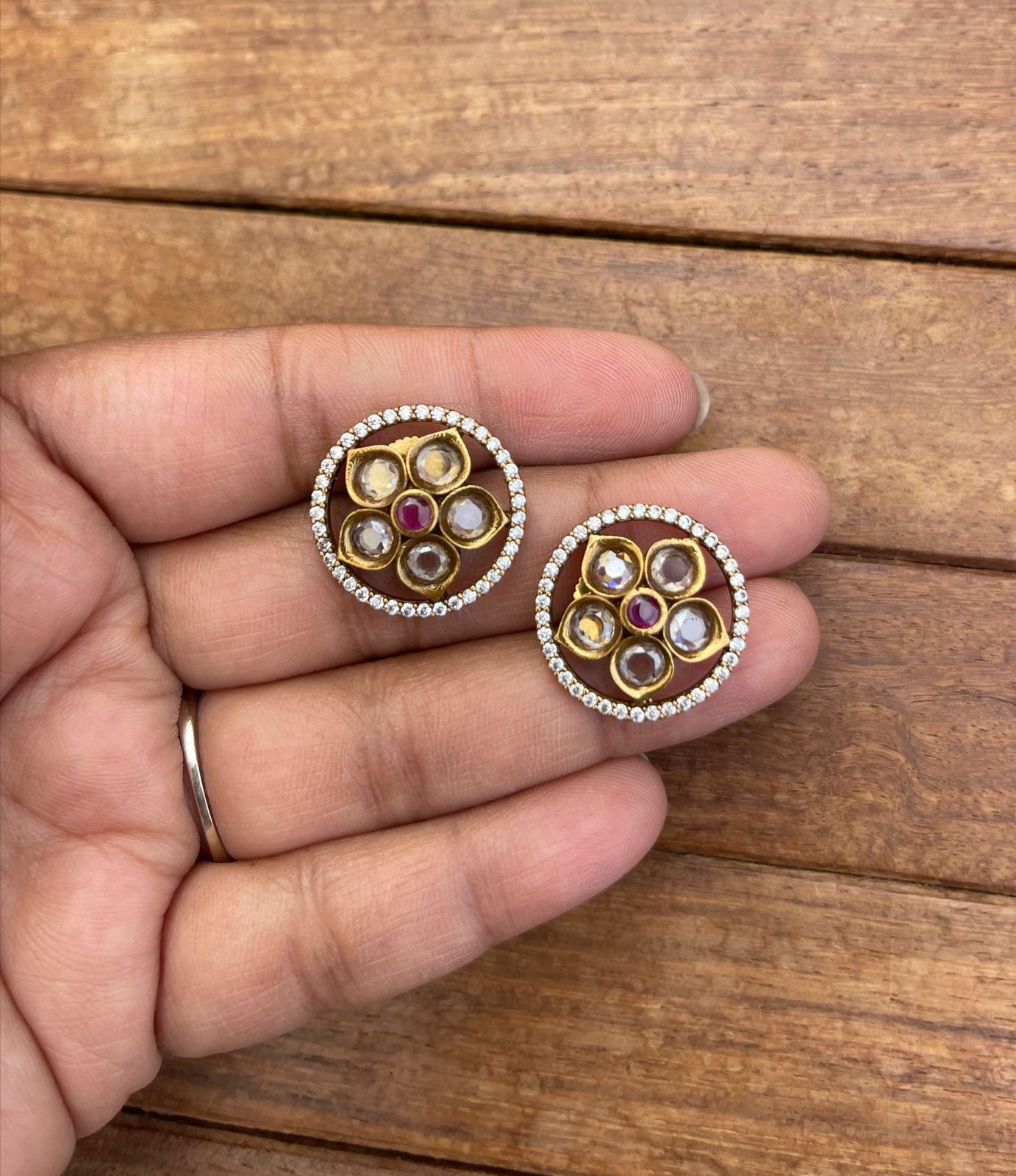 Round flower victorian studs - Alluring Accessories