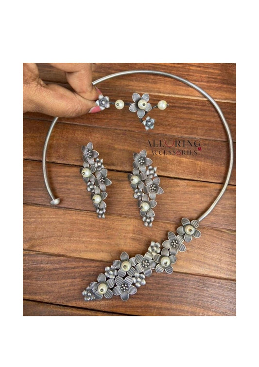Silver look alike stylish hasli choker with matching earrings and adjustable ring - Alluring Accessories