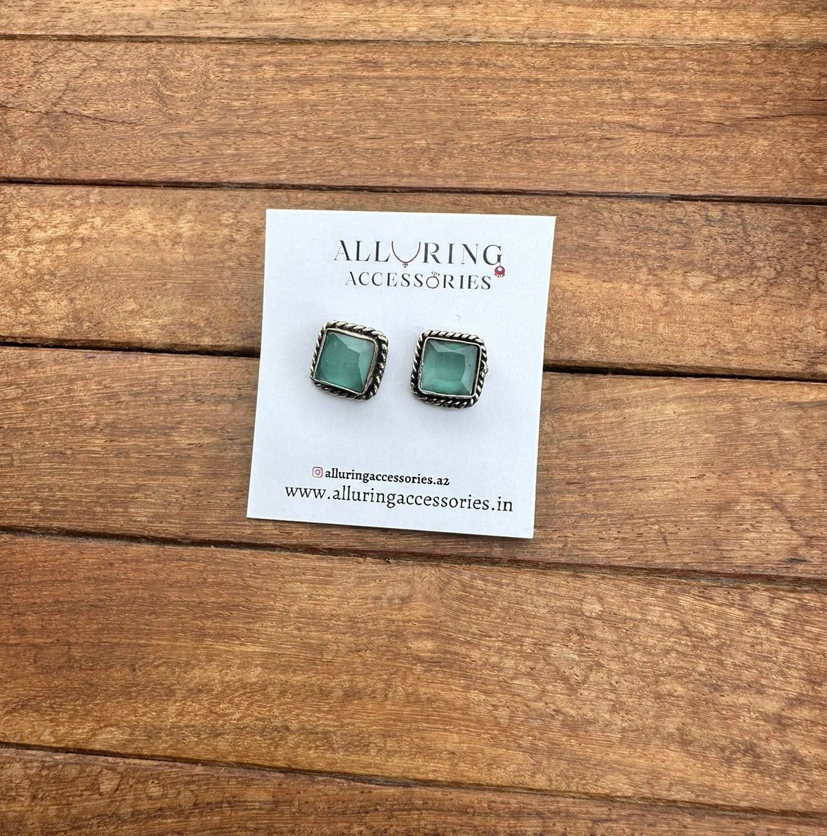 Single round and square studs - Alluring Accessories